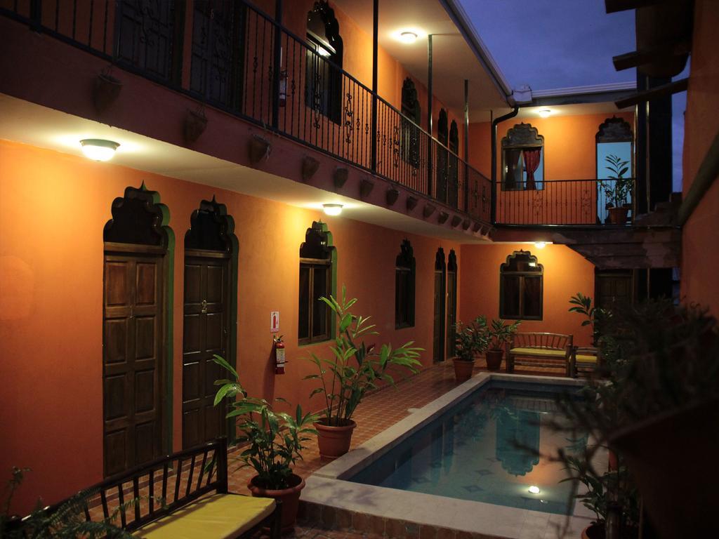 Boutique Hotel Maharaja Granada Exterior photo